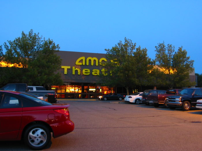 Elmwood Plaza 8 Theatres - July 2002 (newer photo)